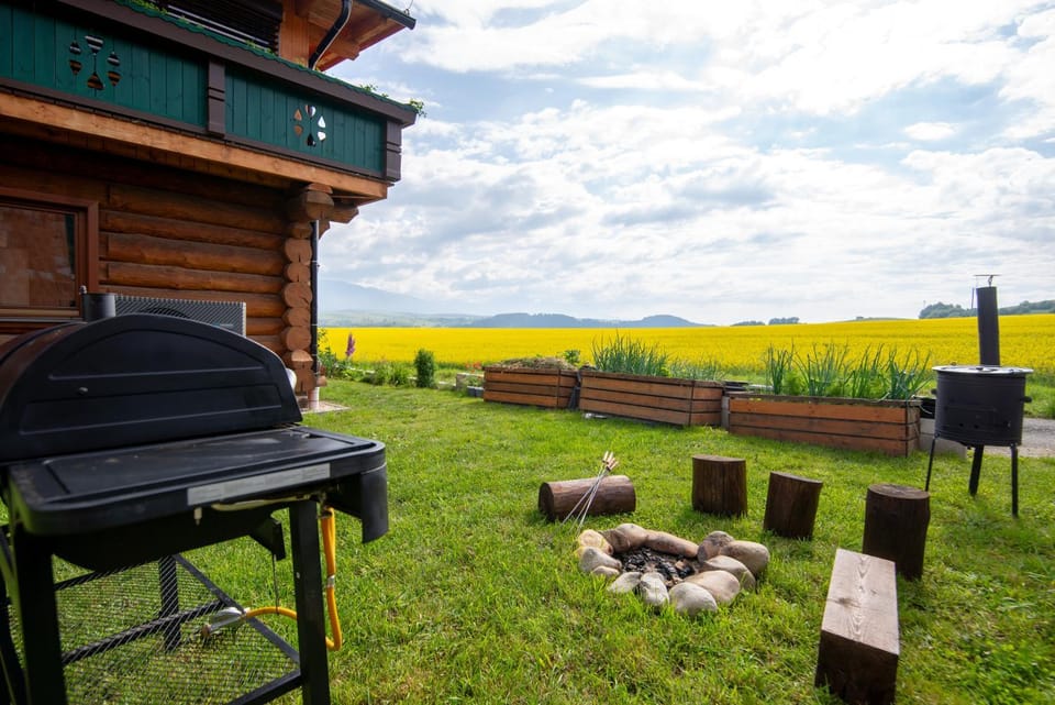 Zrub Kriváň Chalet with Mountain View Nature lodge in Slovakia
