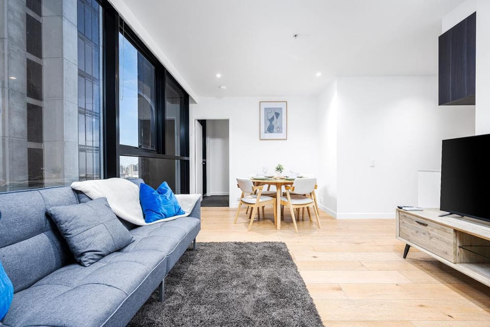 Prime Location in the heart of Melbourne CBD 2BR 2BR Free Parking Apartment in Southbank