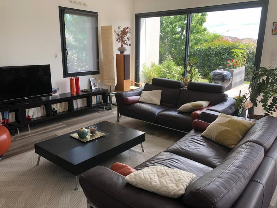 Communal lounge/ TV room, Living room