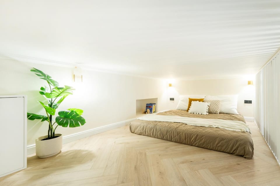 Bed, Bedroom