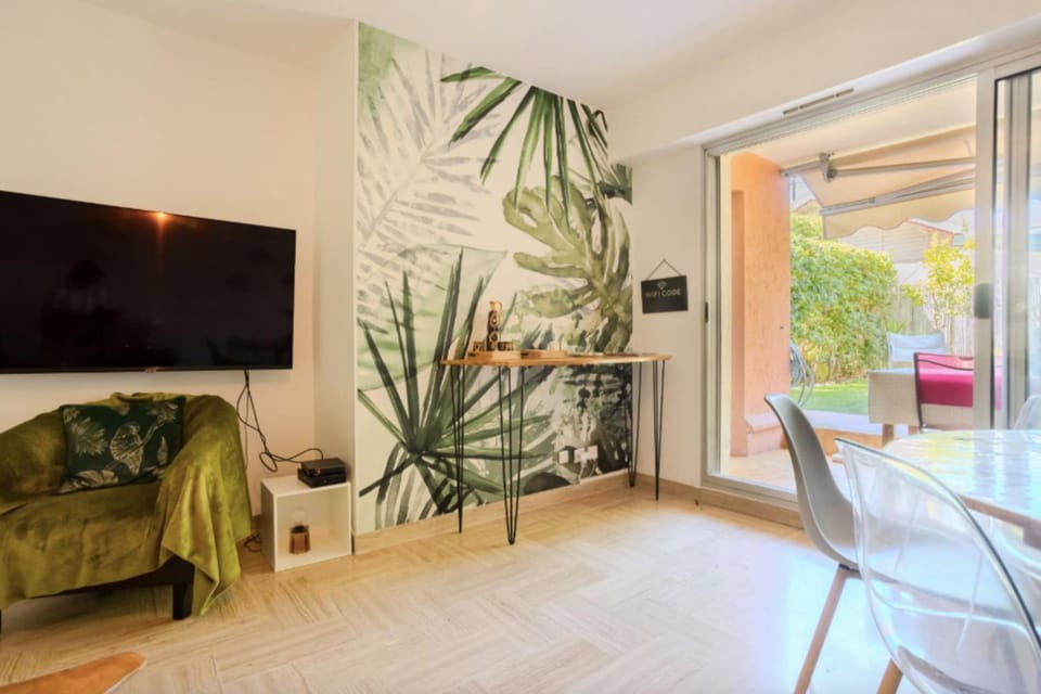 Charming 80m for 6 people with garden Apartment in Cagnes-sur-Mer