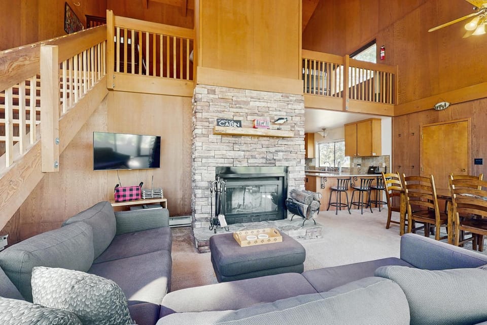 Dogwood Hollow House in Shaver Lake