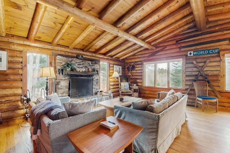 Parker Lane Cabin Cabin in Weston
