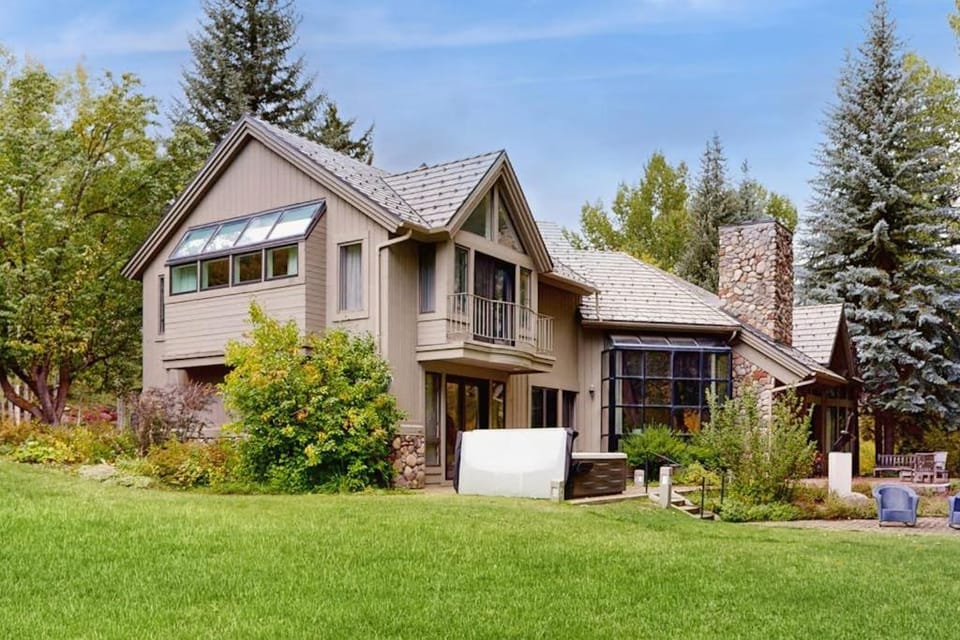 Creekside Beauty in Beaver Creek House in Avon