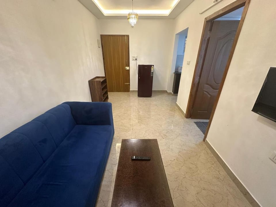 Communal lounge/ TV room, TV and multimedia, Living room, Seating area, Evening entertainment