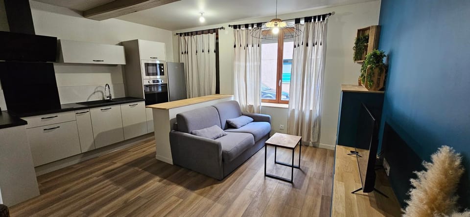 Kitchen or kitchenette, Living room