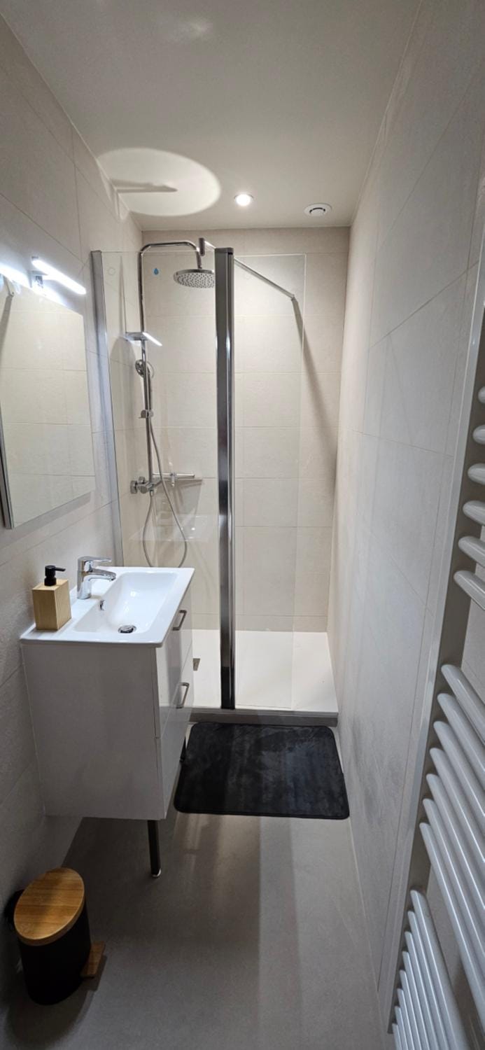 Shower, Bathroom