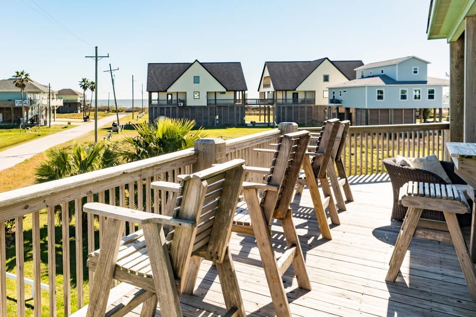 Stunning Gulf Views Firepit House in Bolivar Peninsula