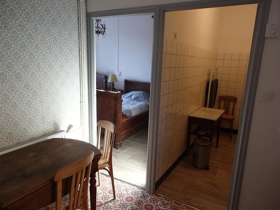 Property building, Living room, Bedroom