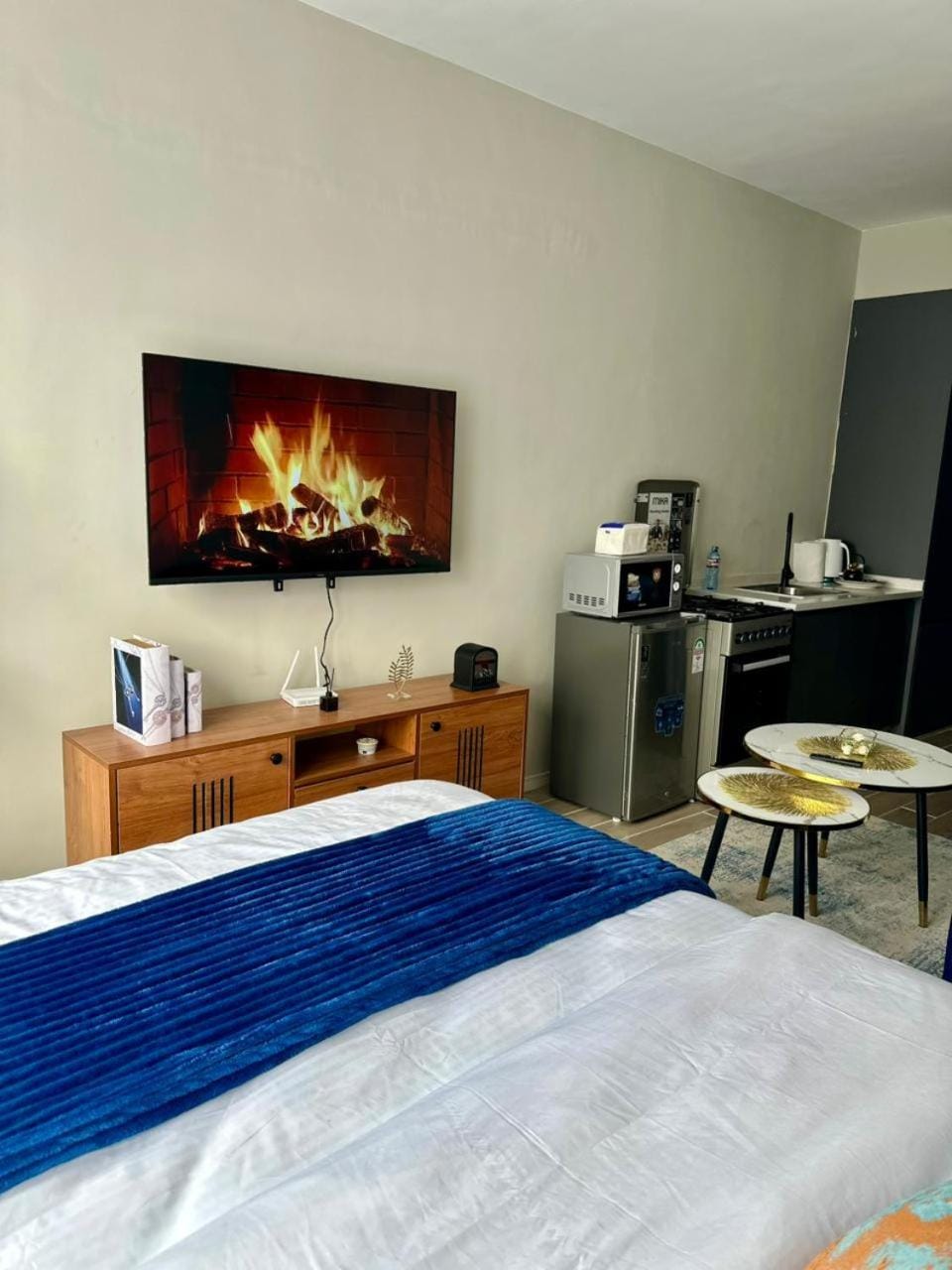Bed, TV and multimedia, Kitchen or kitchenette