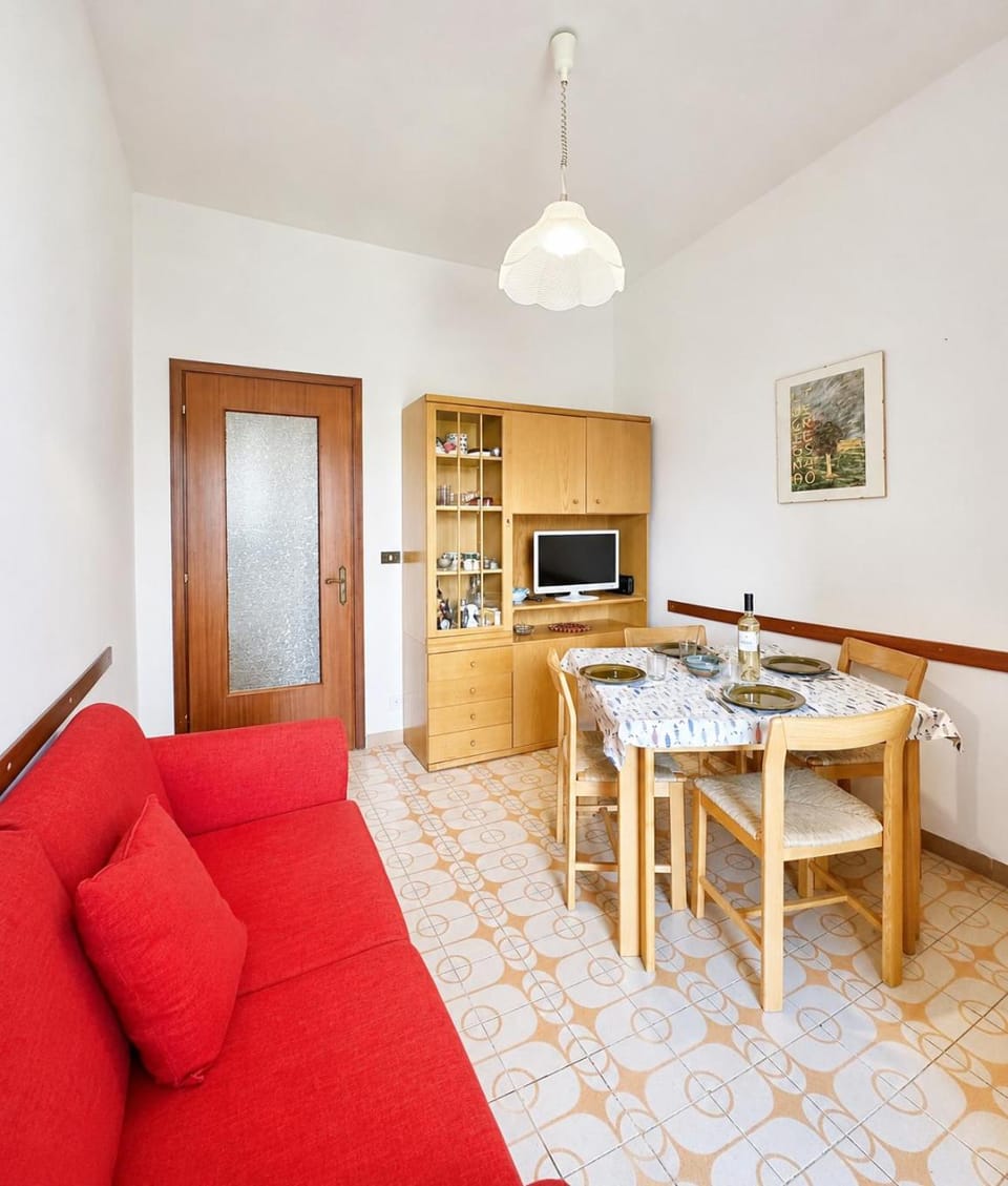 Hostdomus - Blue Wave Apartment Apartment in Loano