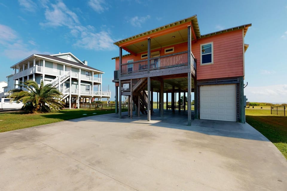 Ultimate Ocean Views Game Room Dog Haven House in Bolivar Peninsula