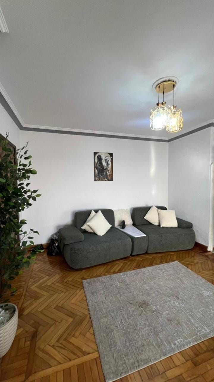 شقه فندقيه ب الزمالك Apartment in Cairo