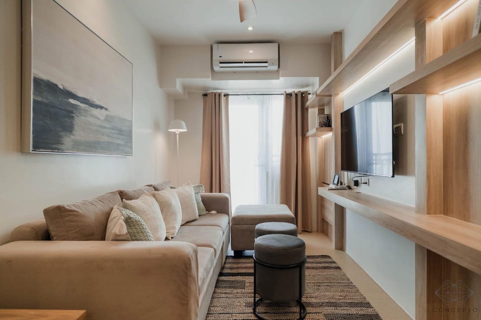 TV and multimedia, Living room, Seating area, air conditioner