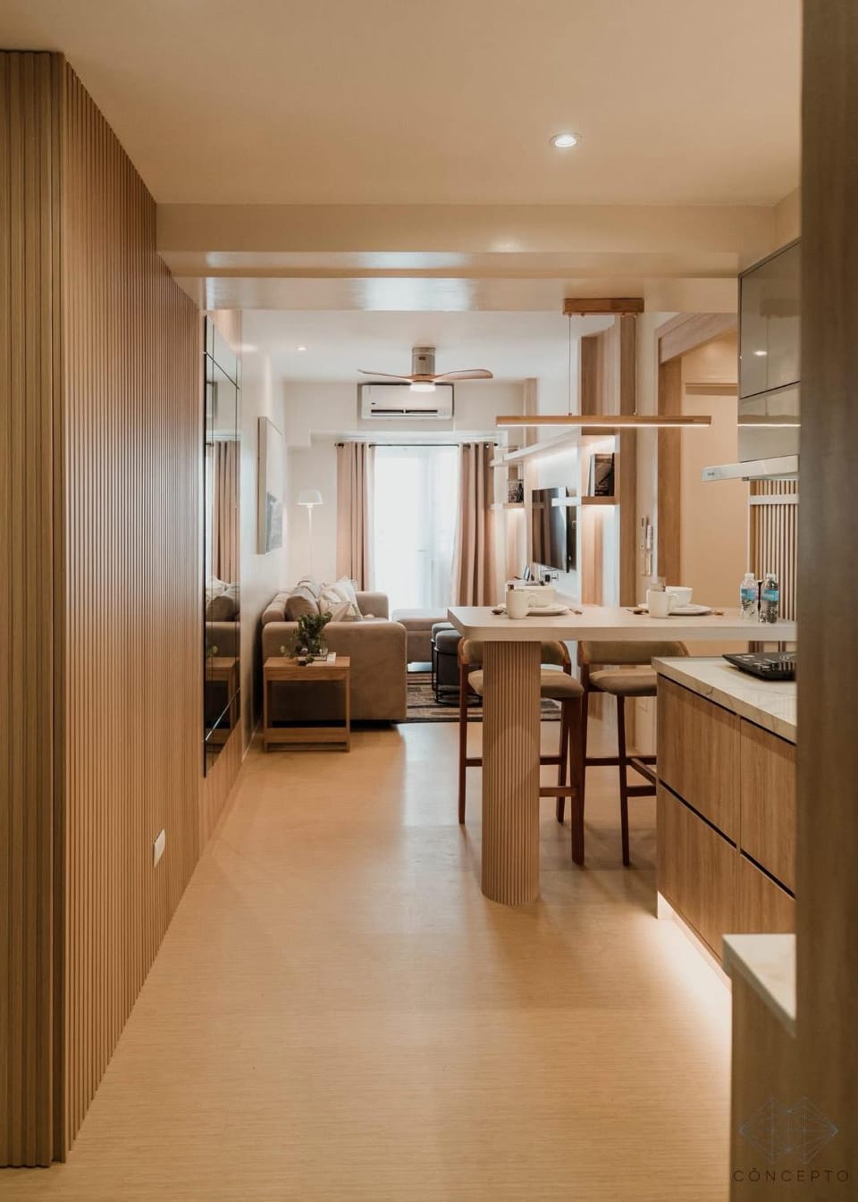 Kitchen or kitchenette, Living room, Seating area, Dining area, stove