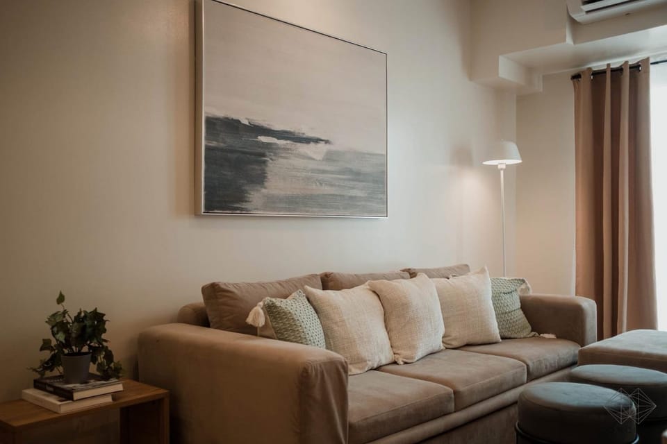 Living room, Seating area, air conditioner