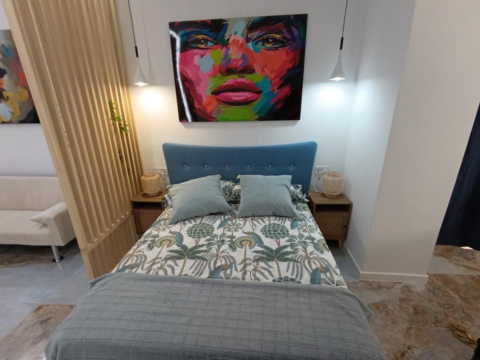 Bed, Photo of the whole room