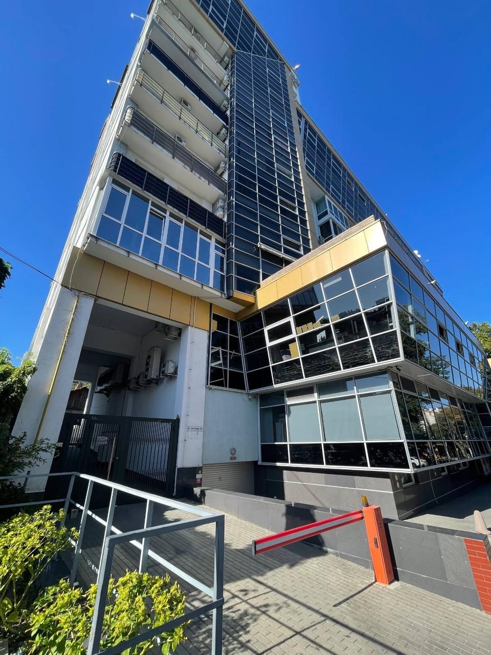 Property building, Facade/entrance