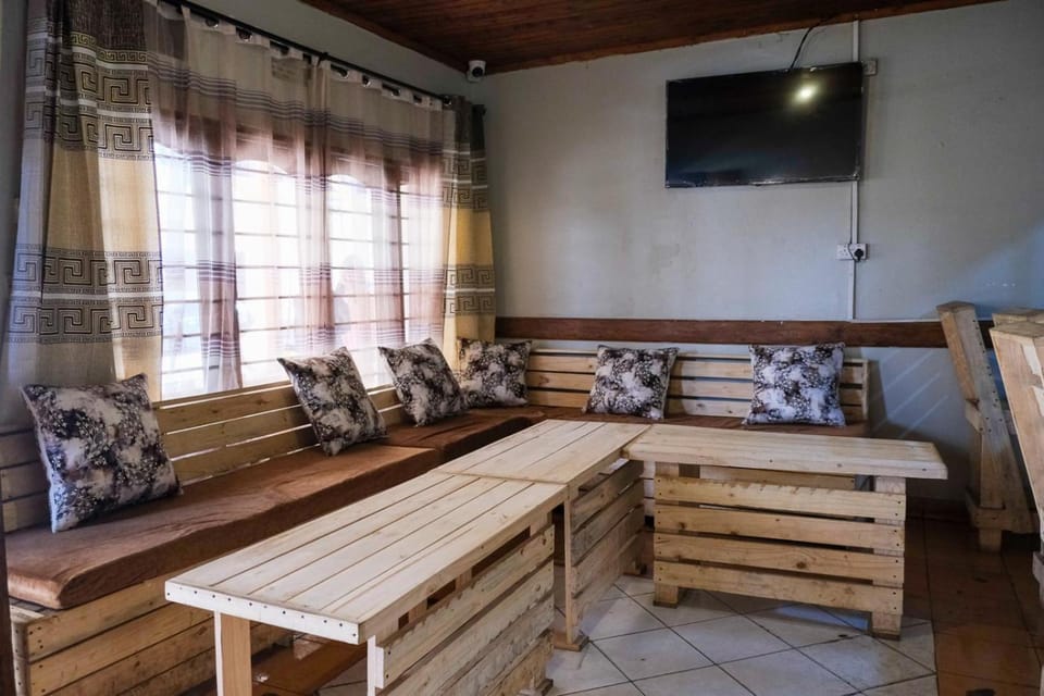 Communal lounge/ TV room, TV and multimedia, Seating area, Evening entertainment