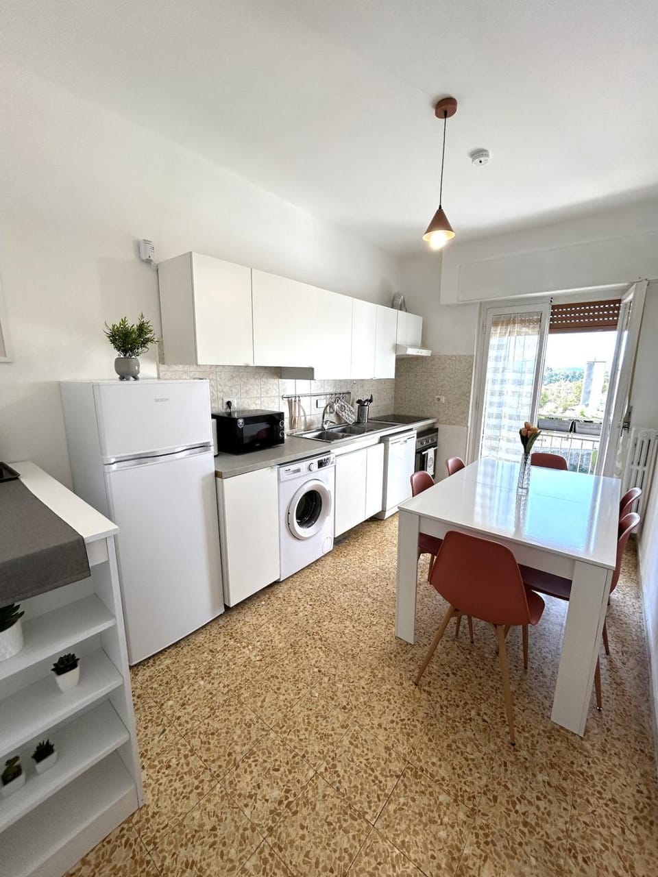 Kitchen or kitchenette, Dining area, dishwasher, oven, stove, washing machine