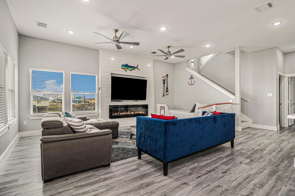 Luxury Beachfront Family Fun Sleeps 22 House in Surfside Beach