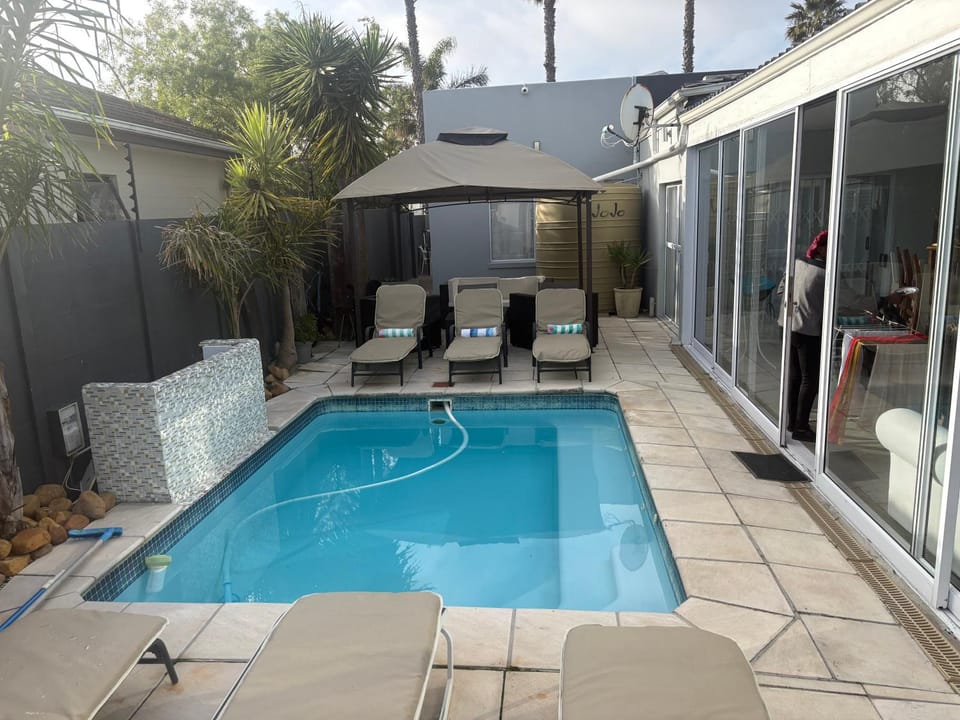 Serenity suite 6 minutes away from the beach Bed and Breakfast in Cape Town
