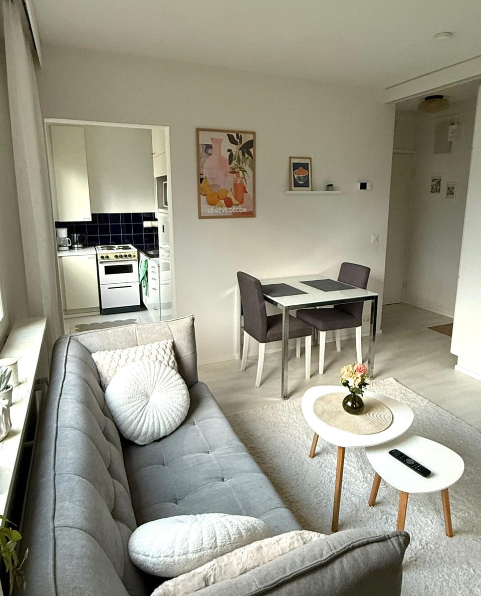 Kitchen or kitchenette, Living room, Dining area, oven