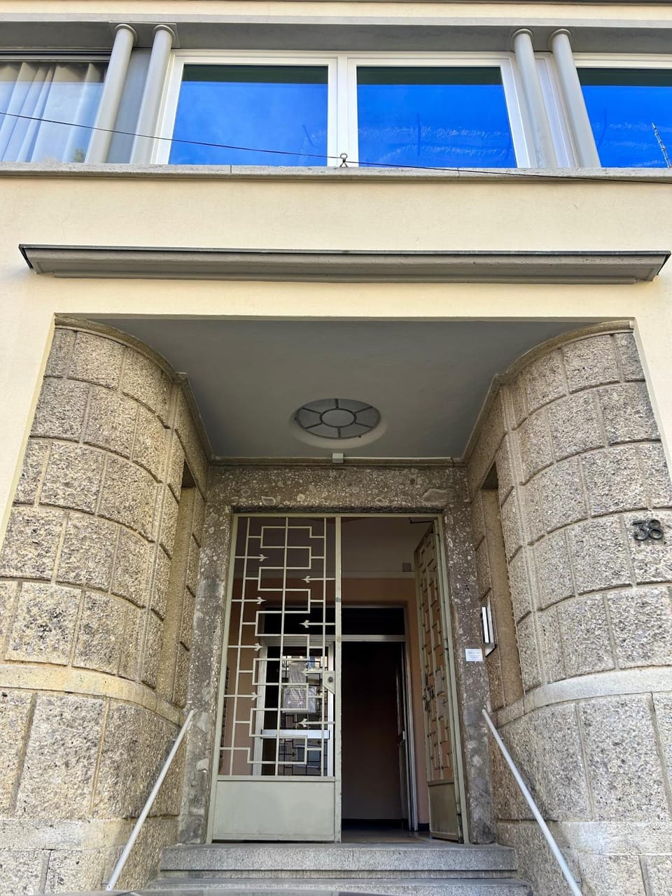 Facade/entrance