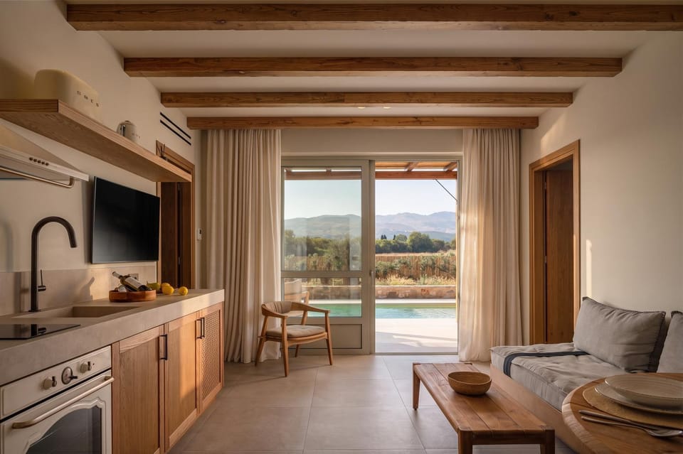 Natural landscape, Kitchen or kitchenette, Living room, Seating area, Dining area