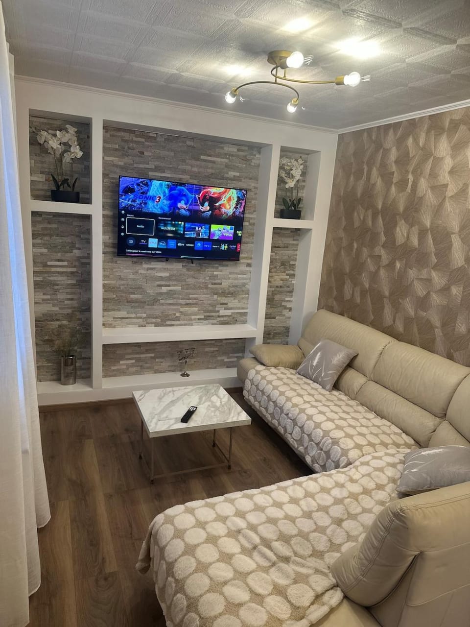 TV and multimedia, Living room, Seating area