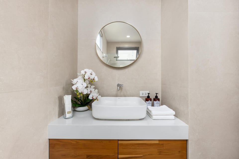 Bathroom, towels