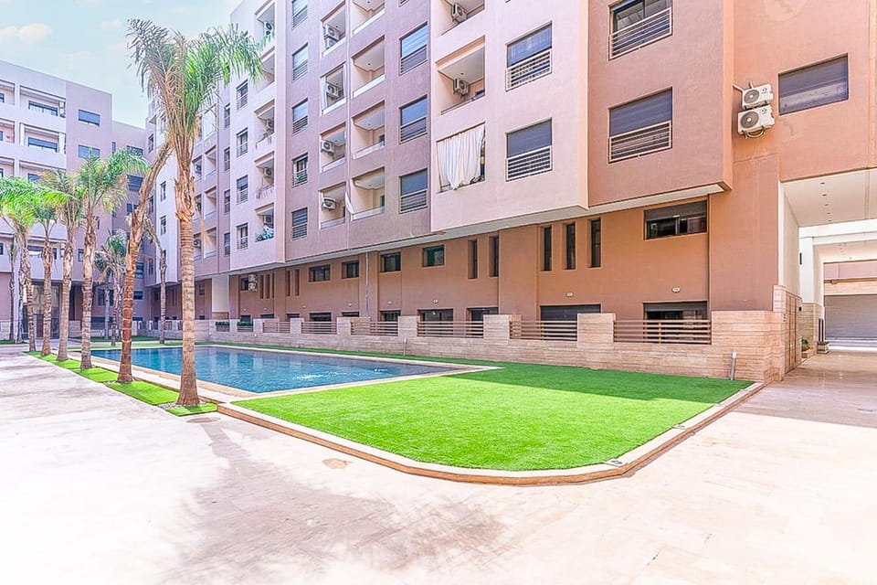 Day, Swimming pool, sunbed