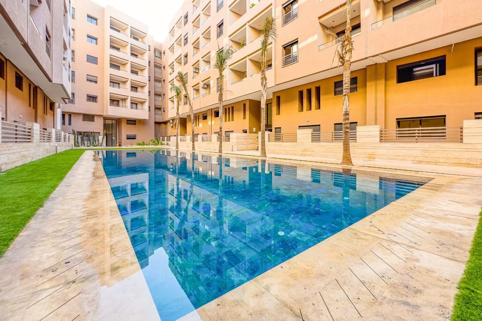Property building, Day, Pool view, Swimming pool, Swimming pool
