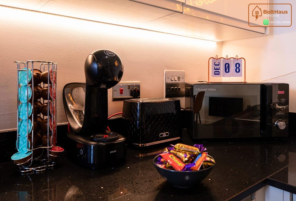Coffee/tea facilities, microwave, toaster