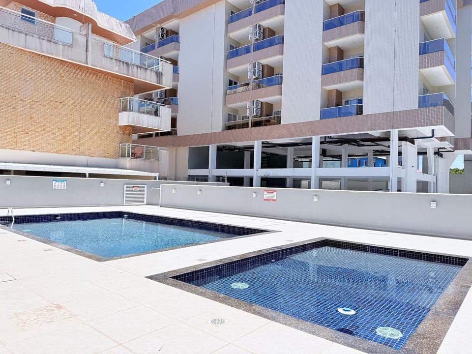 Apê 1 dorm. garagens grandes- Passos da Praia e centrinho dos Ingleses Apartment in Florianopolis