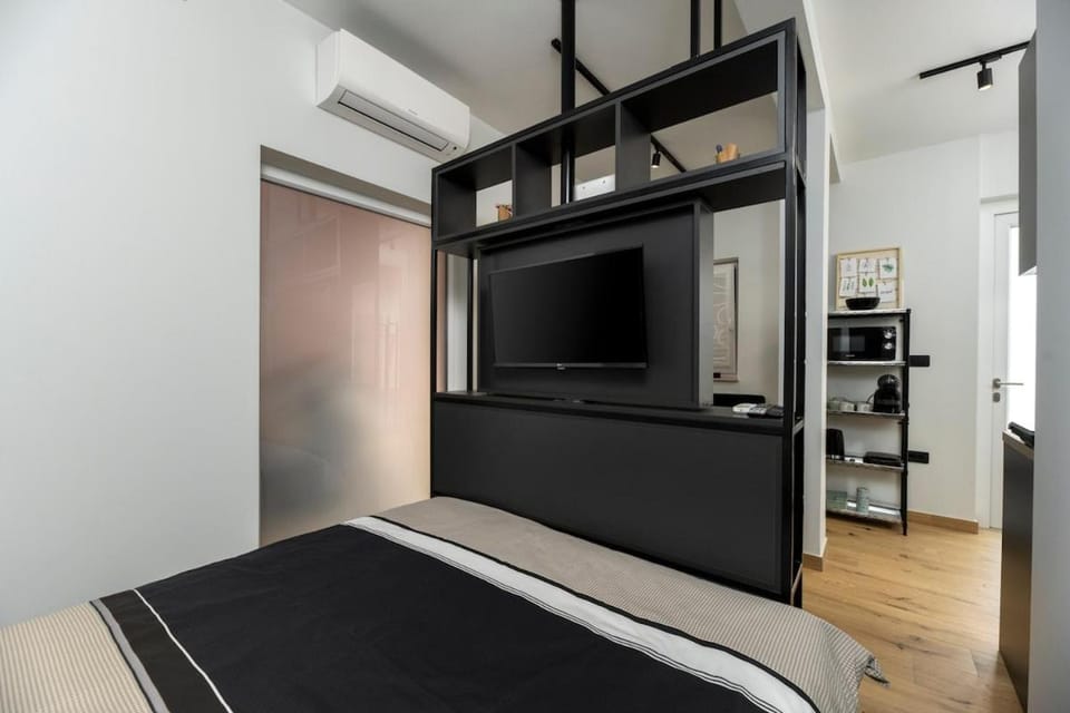 Bed, TV and multimedia