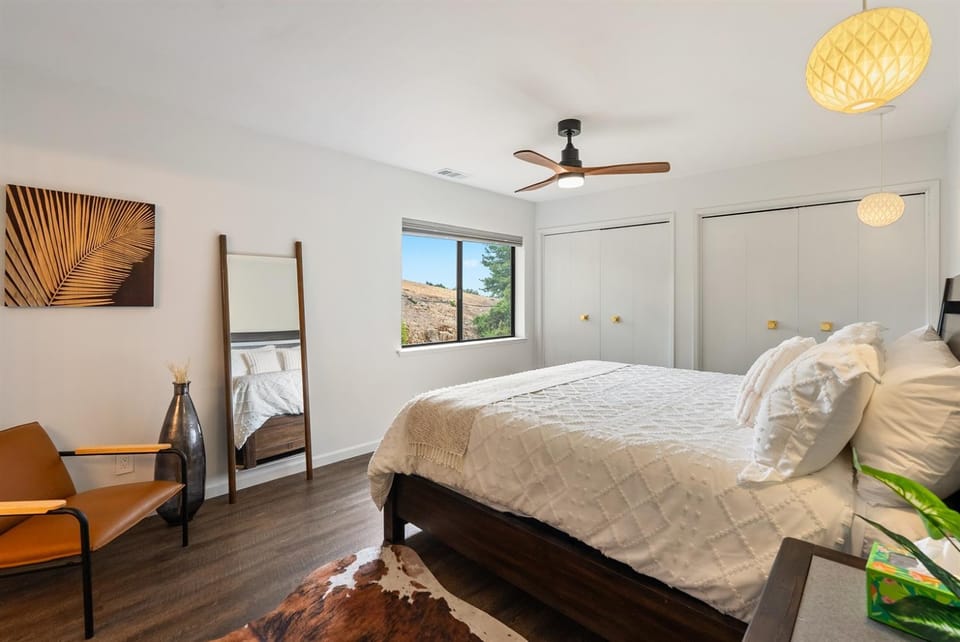 Mid-Mod Hilltop Retreat Views & Local Wildlife Country House in Atascadero