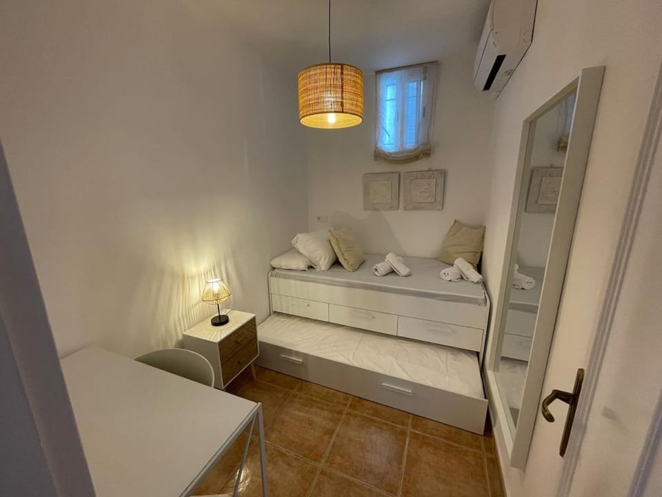 Photo of the whole room, Bedroom, air conditioner