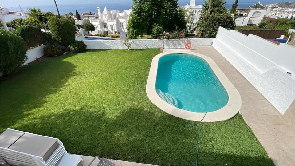 Garden, Garden view, Pool view, Sea view, Swimming pool, sunbed
