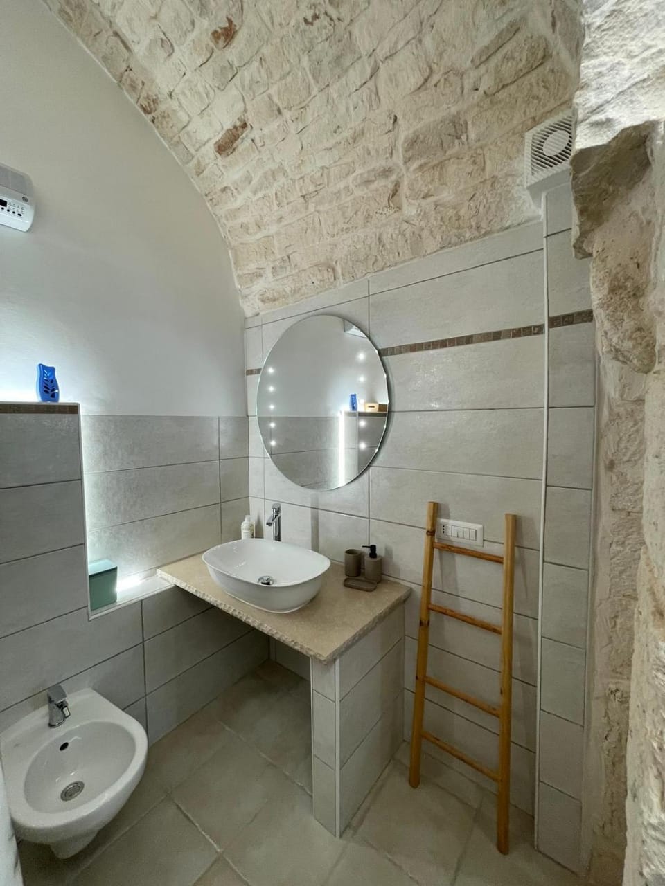Bathroom, towels