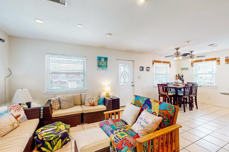 Retreat Gulf Views Large Deck Family Fun House in Surfside Beach