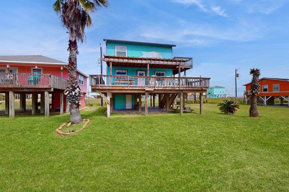 Retreat Gulf Views Large Deck Family Fun House in Surfside Beach