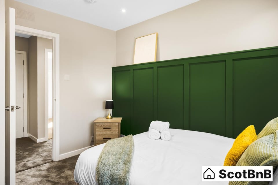 Contractor Housing - Parking - Long Stay Discounts House in Aberdeen