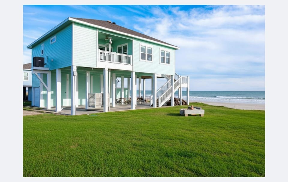 Breathtaking Beachfront 3BR Cargo Lift, Fire pit l Pet-Friendly House in Bolivar Peninsula