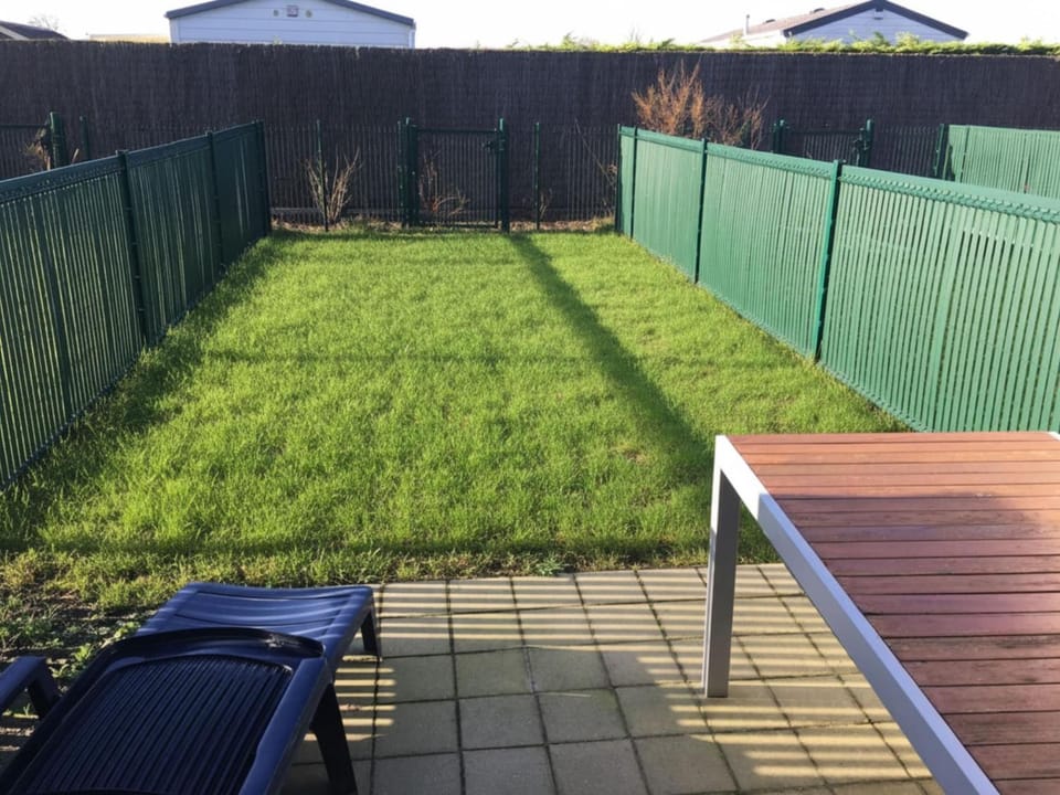 Property building, Summer, Garden