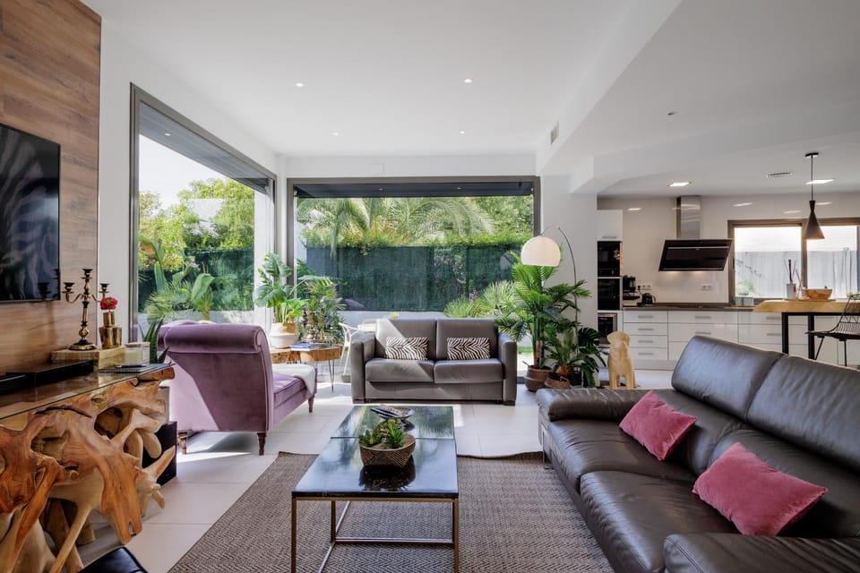 Property building, Living room