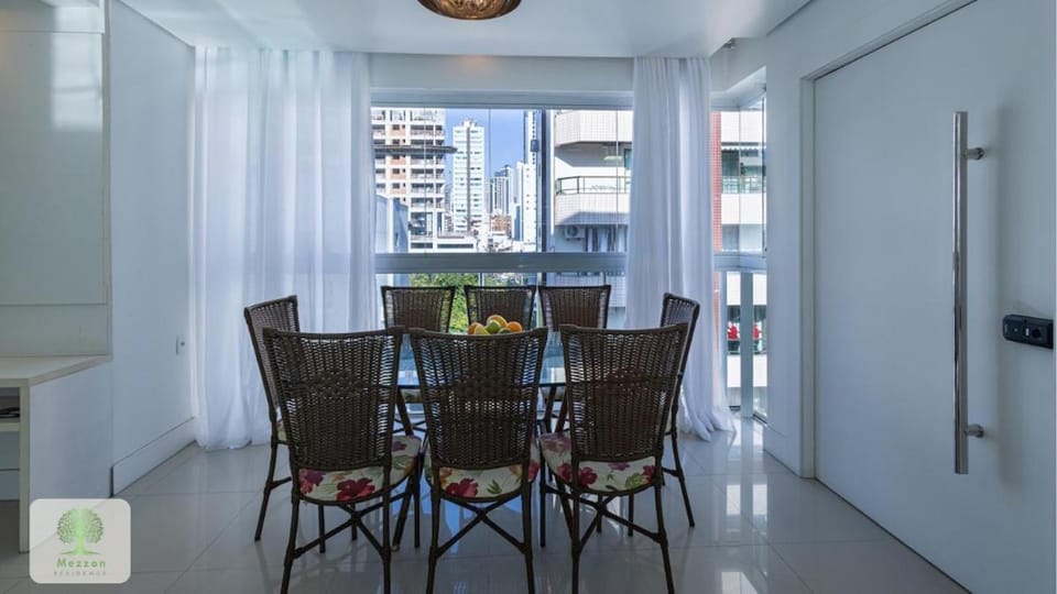 Cobertura Duplex, 2 Hidros, 5 Quartos, 300m do Mar Apartment in Camboriú