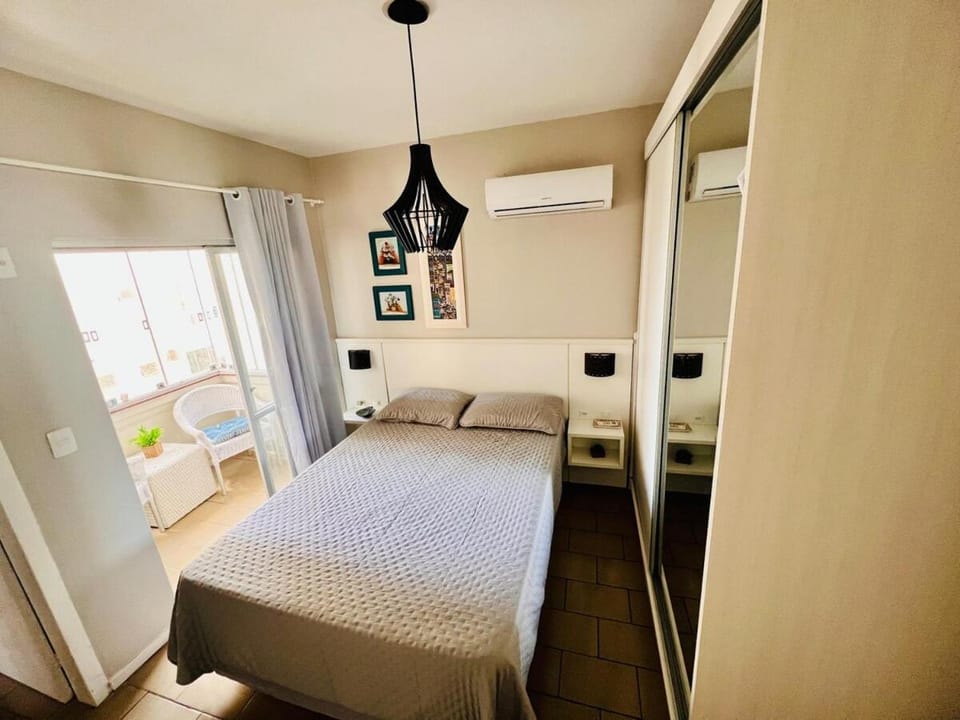 Quadra mar, 2 quartos, localizacao privilegiada Apartment in Camboriú