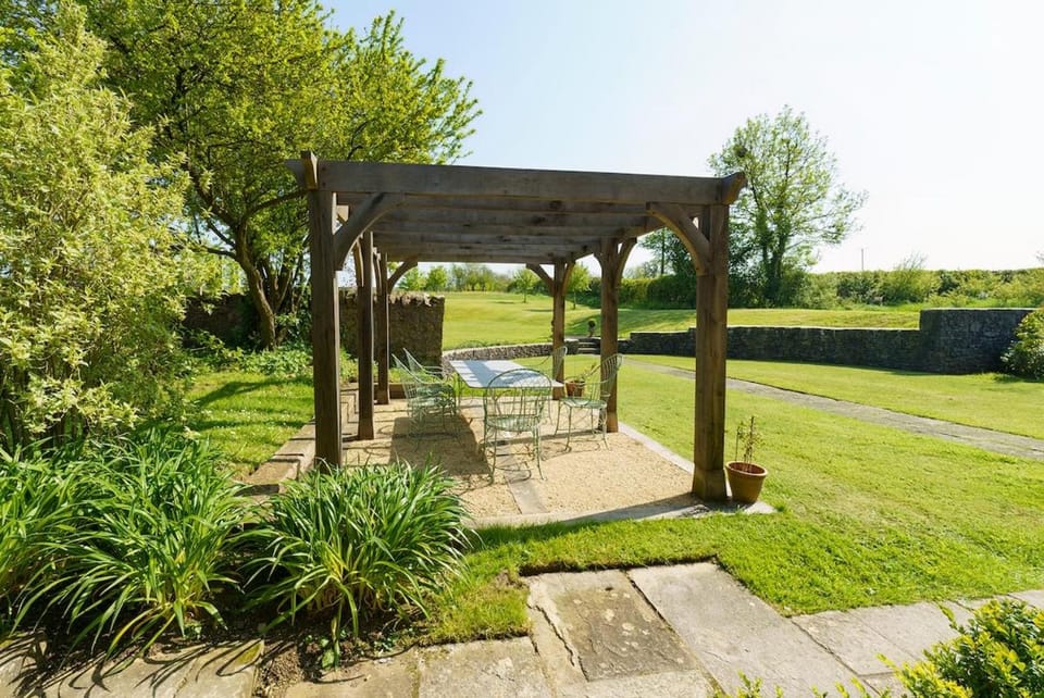 Beautiful large family home near Bruton and Bath House in Mendip District