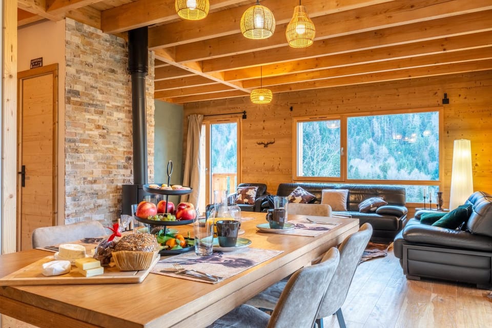 Living room, Food and drinks, Seating area